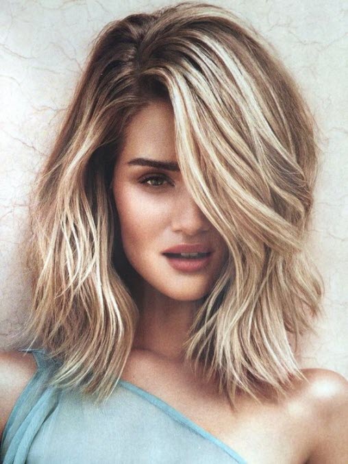 Coupe de cheveux longue au carré
