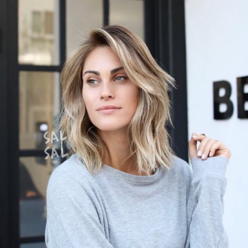 Coupe de cheveux longue au carré