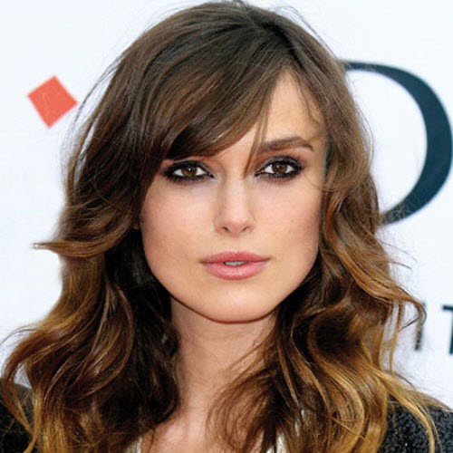 Coupe de cheveux longue avec une frange