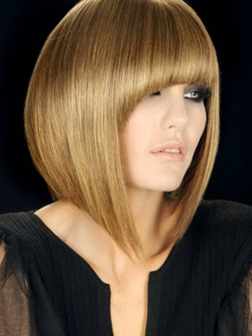 Coupe de cheveux longue avec une frange