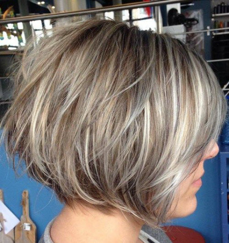 Coloration des cheveux qui rajeunit