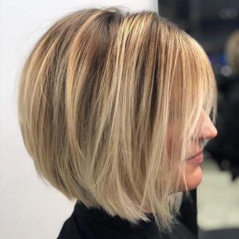 Coloration des cheveux qui rajeunit