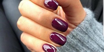 Manucure sombre à la mode pour ongles courts et longs: photo 2024