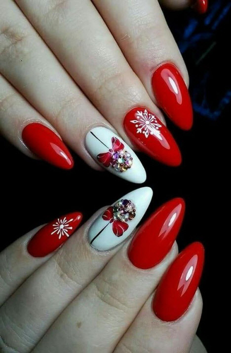 Manucure rouge nouvel an