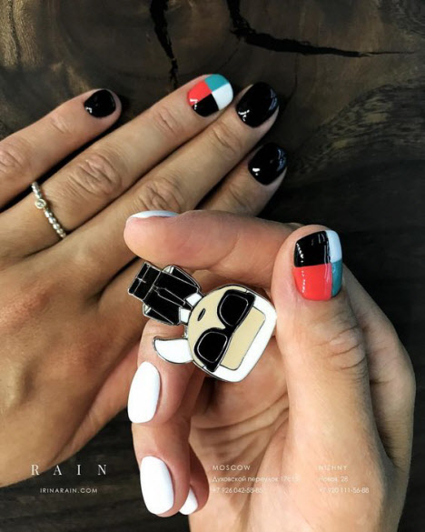 Beau design de manucure pour ongles très courts 2024