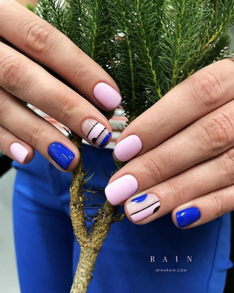 Manucure géométrique pour ongles courts