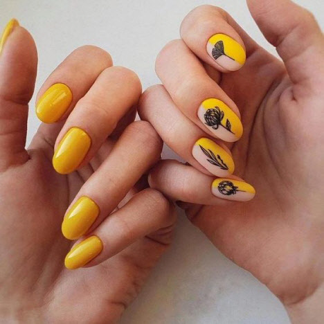 Manucure avec des fleurs: actualité photo à la mode