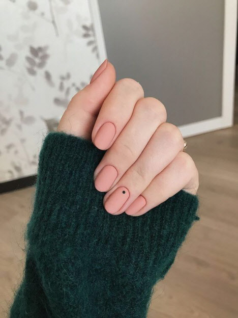 Minimalisme en manucure: photo des nouvelles idées à la mode et stylées de 2024