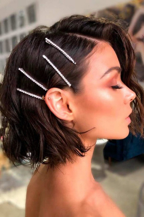 Comment coiffer avec style et beauté une coupe de cheveux bob en 2024