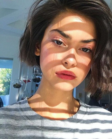 Coupe de cheveux bob à la mode 2024 pour cheveux courts et moyens