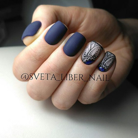Manucure mate pour ongles courts