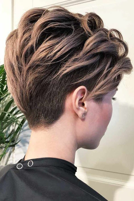 Coupes de cheveux courtes à la mode 2024-2025