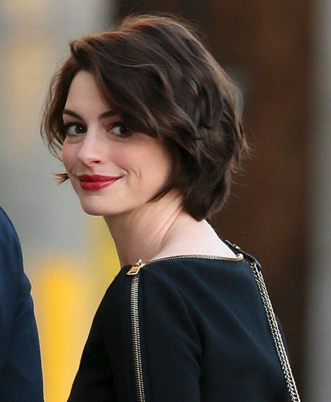 Belle cascade de tricycle pour cheveux courts