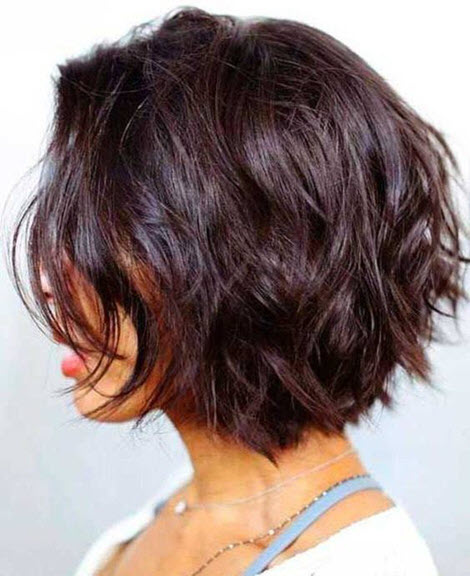 Belle cascade de tricycle pour cheveux courts