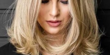 Coupe de cheveux en couches à la mode
