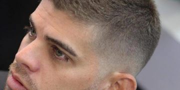 Coupe de cheveux élégante en demi-boîte pour hommes