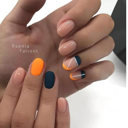 Manucure géométrique sur ongles ovales