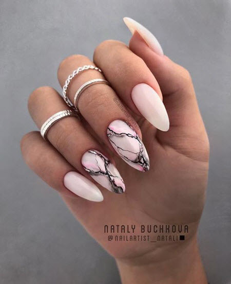 Manucure en marbre