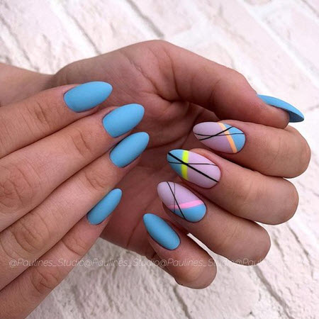 Manucure géométrique sur ongles ovales
