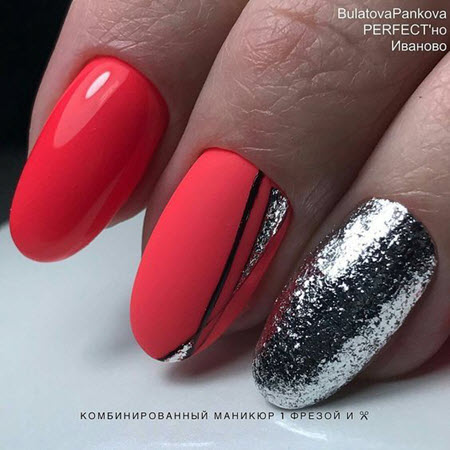 Manucure pailletée sur ongles ovales