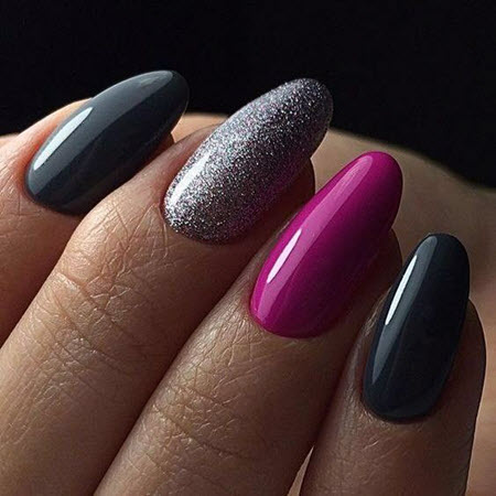 Photo de nouveaux modèles d'ongles sur des ongles ovales