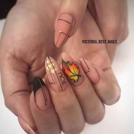 Photo manucure automne pour ongles courts et longs