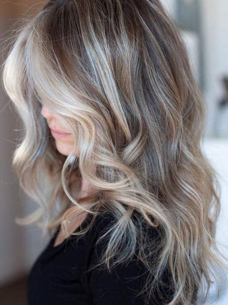 Coloration Balayage : tendances mode et photos