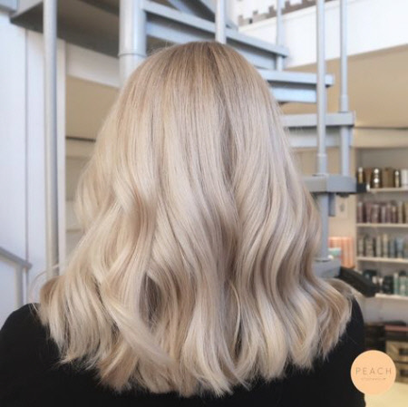 Cheveux blonds champagne