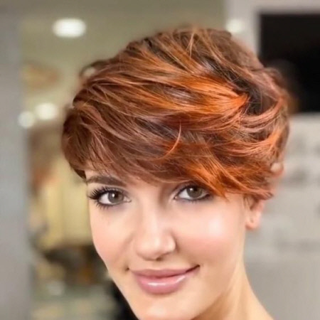 Coupe de cheveux Pixie pour femme: photos de mode