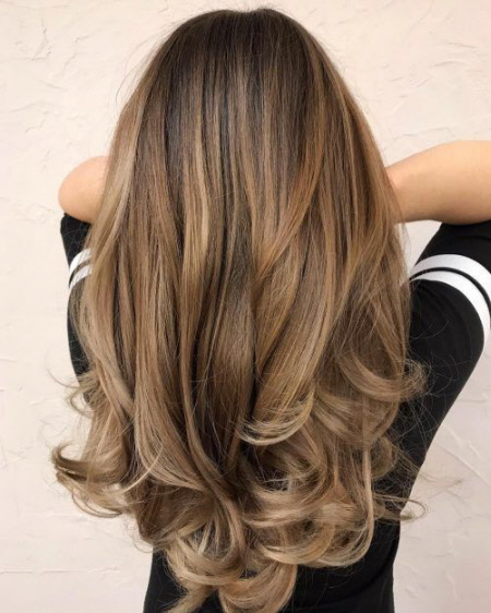 Coupes de cheveux en couches pour cheveux longs
