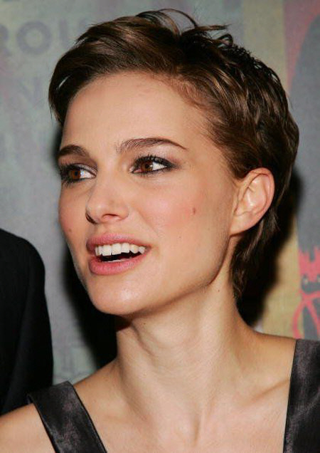 Coupe de cheveux Pixie pour femme: photos de mode